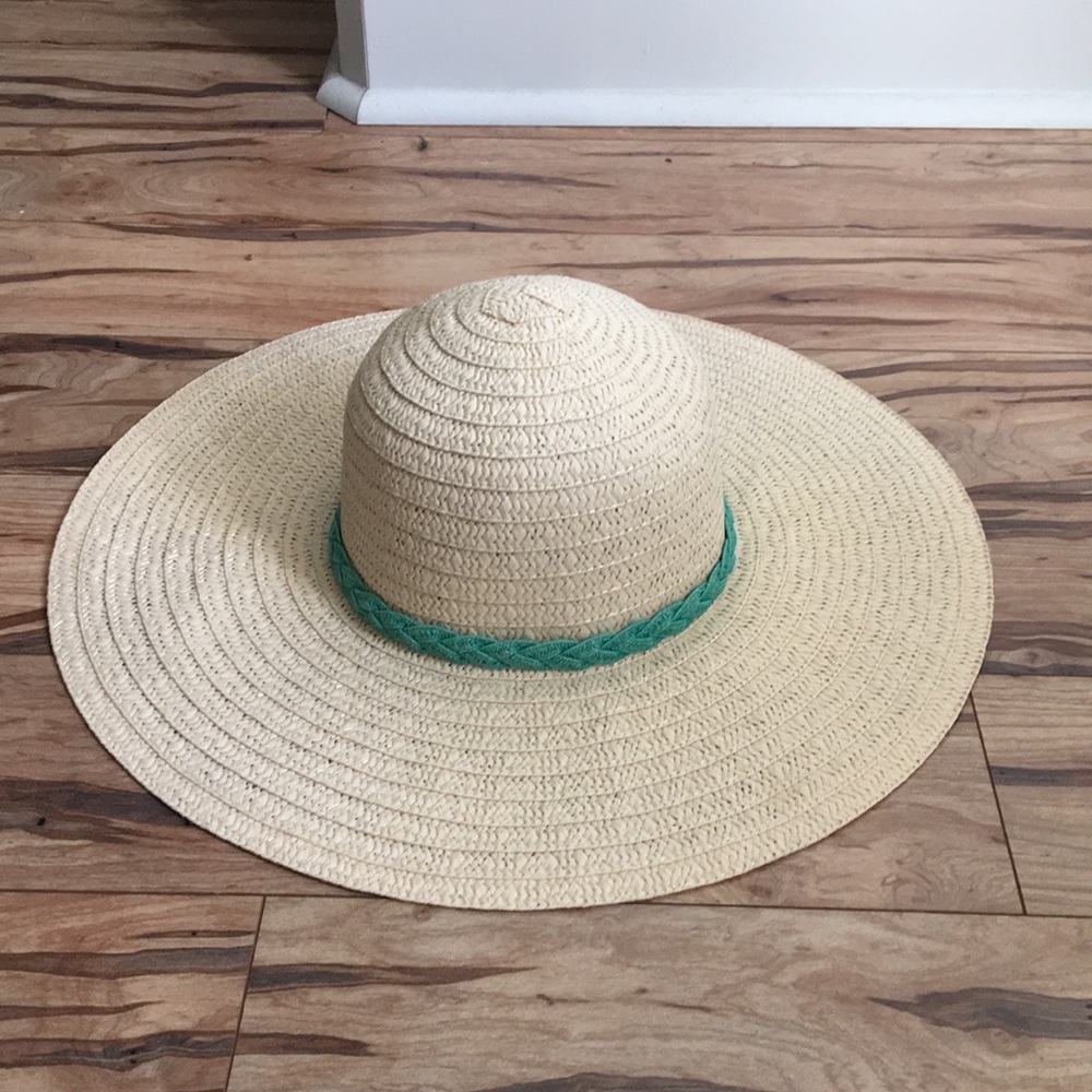 ✨Cream Colored Floppy Hat✨